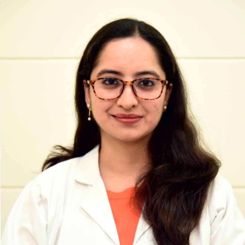 Dr. Komal Manshani